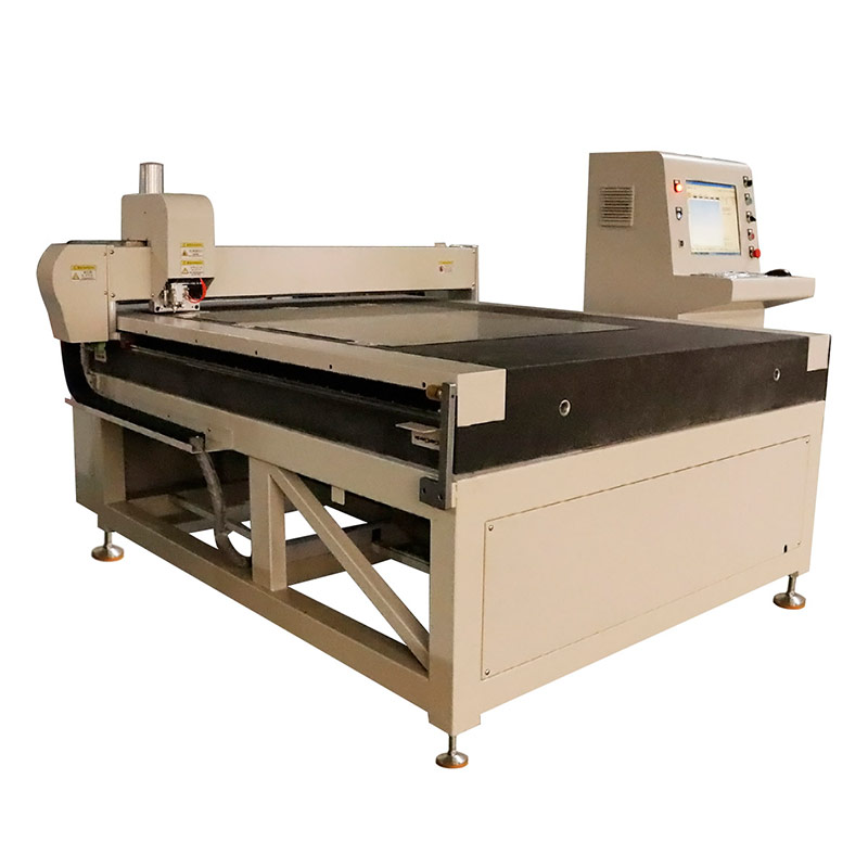 玻璃切割機如何調整切割位置和角度？